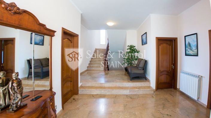Image No.4-6 Bed Villa for sale
