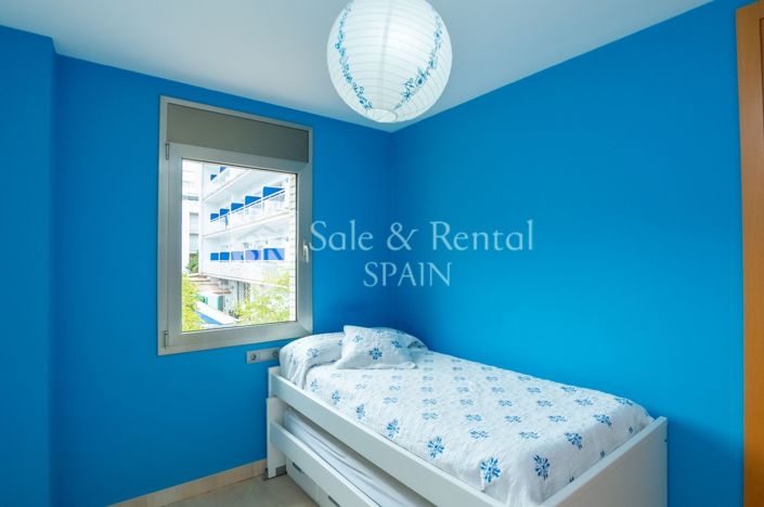 Image No.24-3 Bed Flat for sale