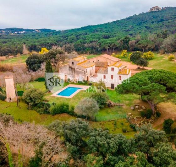 Image No.2-9 Bed Villa for sale