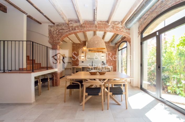 Image No.11-9 Bed Villa for sale