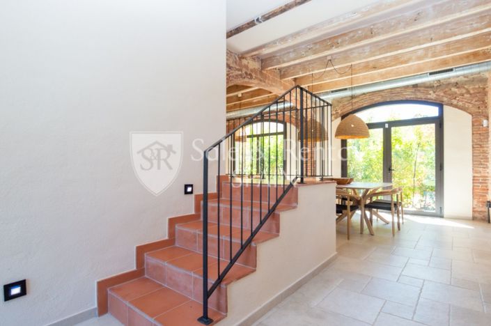 Image No.17-9 Bed Villa for sale