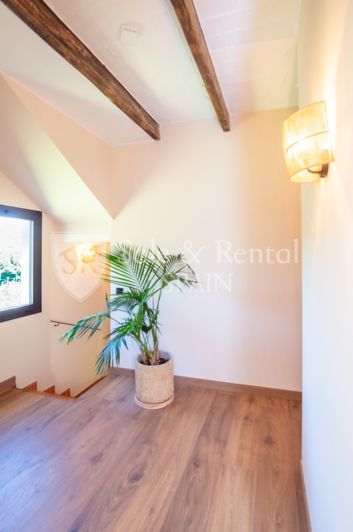 Image No.18-9 Bed Villa for sale