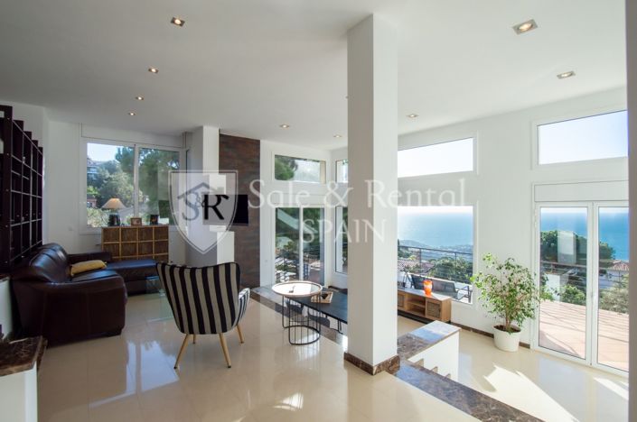 Image No.12-6 Bed Villa for sale