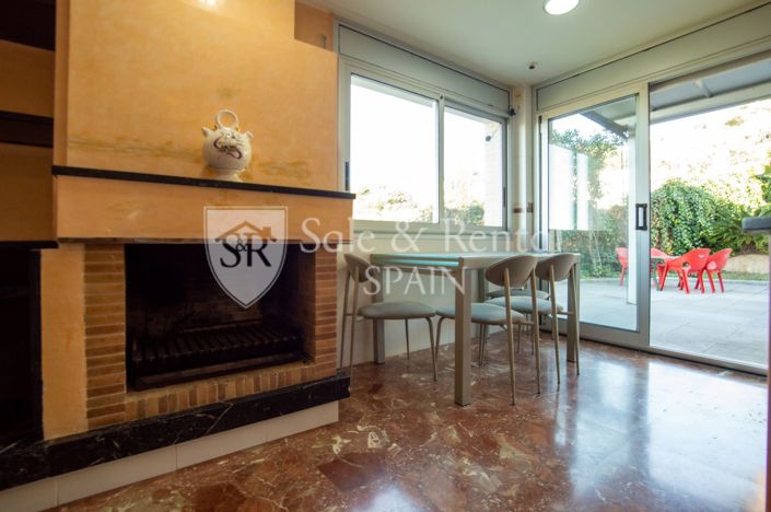 Image No.21-5 Bed Property for sale