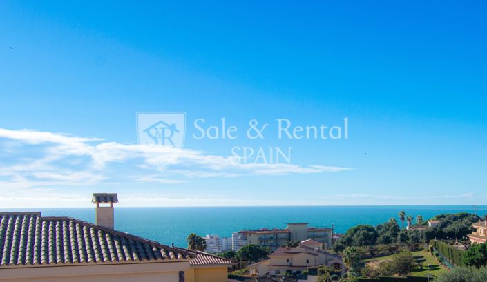 Image No.24-5 Bed Property for sale