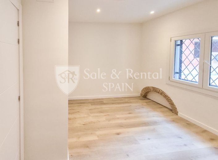 Image No.5-2 Bed Flat for sale
