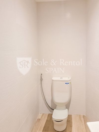 Image No.8-2 Bed Flat for sale