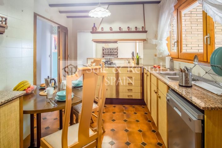 Image No.10-4 Bed Villa for sale