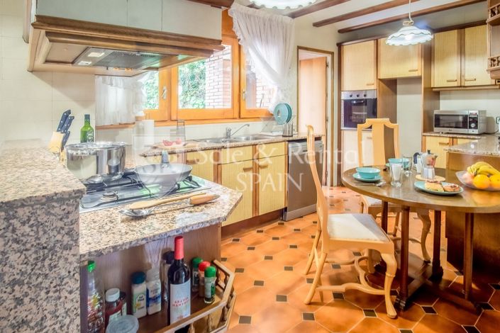 Image No.9-4 Bed Villa for sale