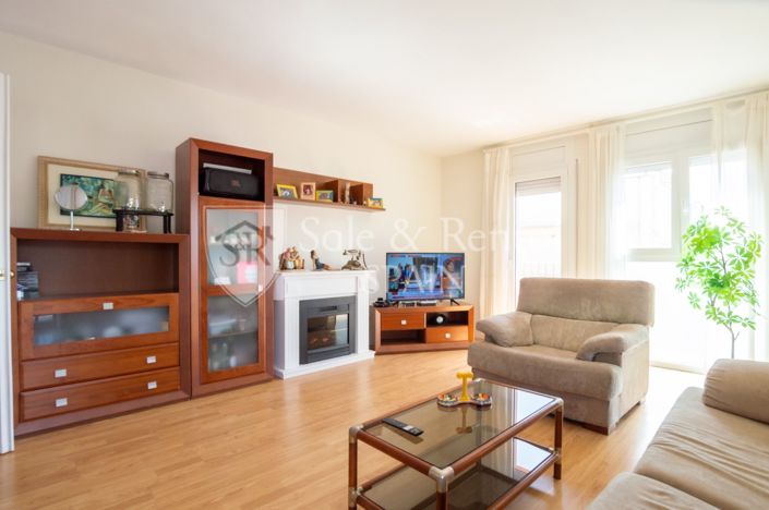 Image No.3-4 Bed Flat for sale