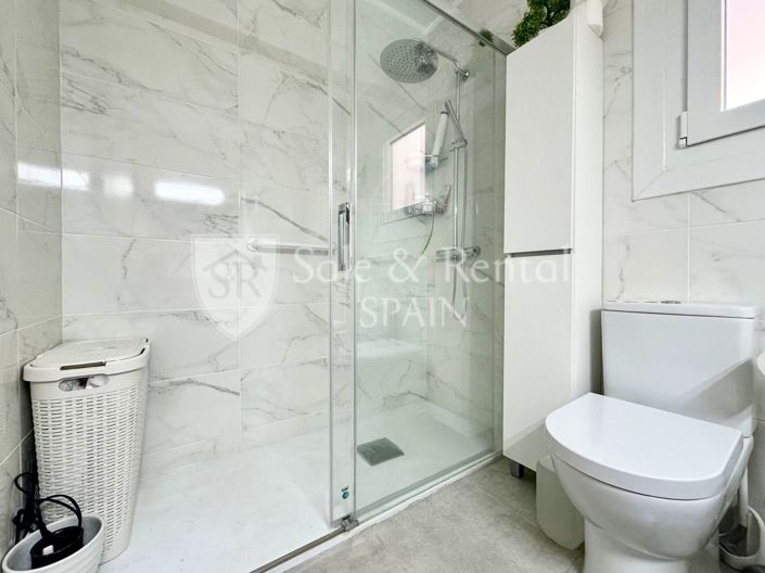Image No.28-4 Bed Flat for sale