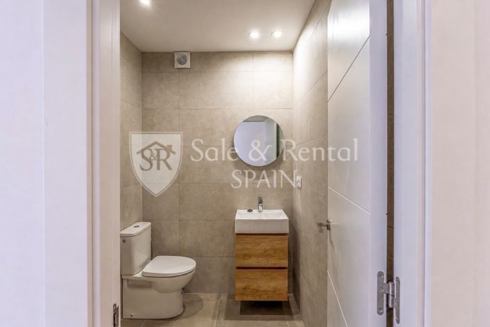 Image No.14-3 Bed Flat for sale