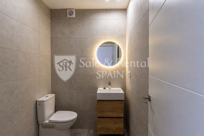 Image No.15-3 Bed Flat for sale