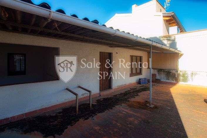 Image No.32-4 Bed Townhouse for sale