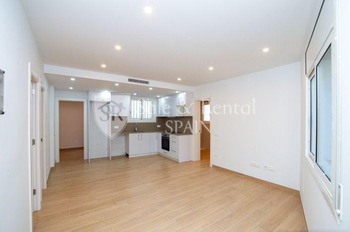 BEAUTIFUL, FULLY RENOVATED HOUSE WITH A LARGE PATIO IN BLANES