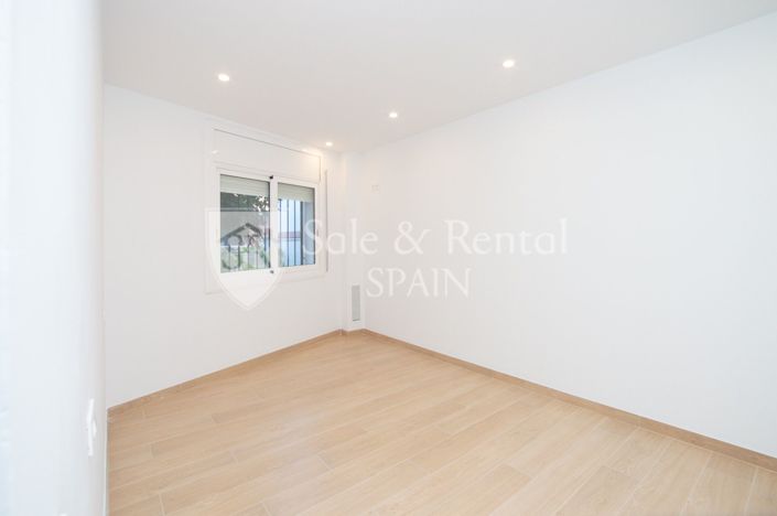 Image No.21-3 Bed Townhouse for sale