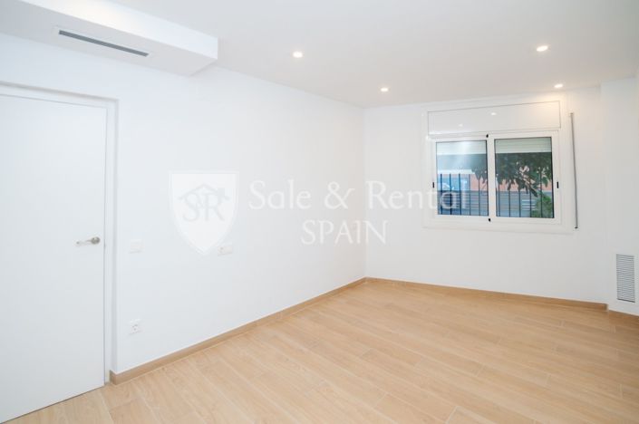 Image No.24-3 Bed Townhouse for sale
