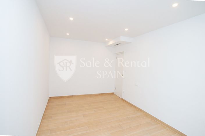 Image No.25-3 Bed Townhouse for sale