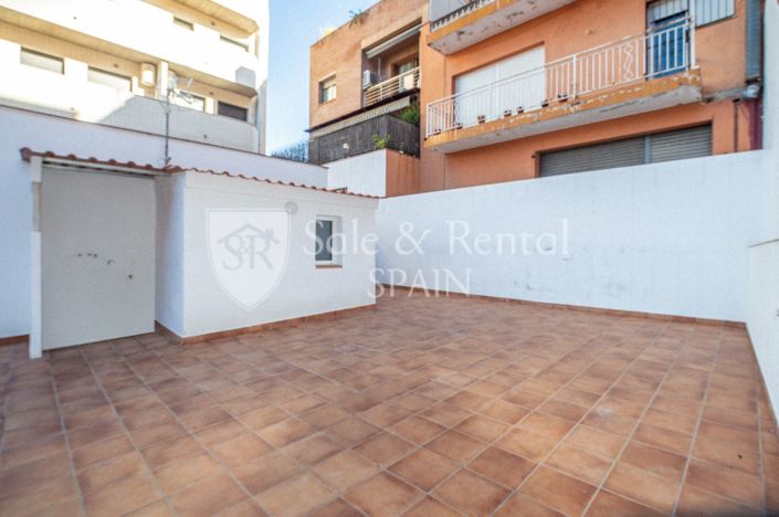 Image No.30-3 Bed Townhouse for sale
