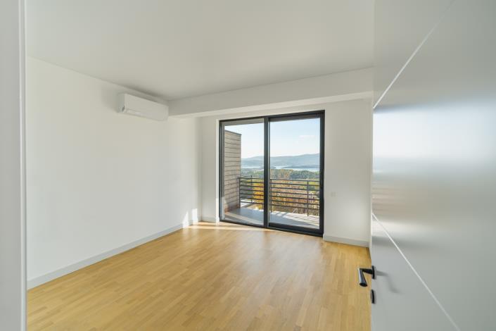 Image No.13-2 Bed Townhouse for sale
