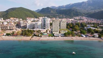 Riviera-Bay-01