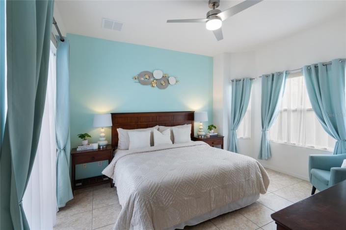 Image No.17-5 Bed Townhouse for sale