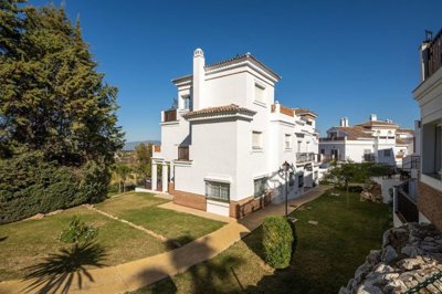r4950034-destination-marbella-image-13