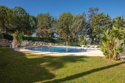 r4950034-destination-marbella-image-7
