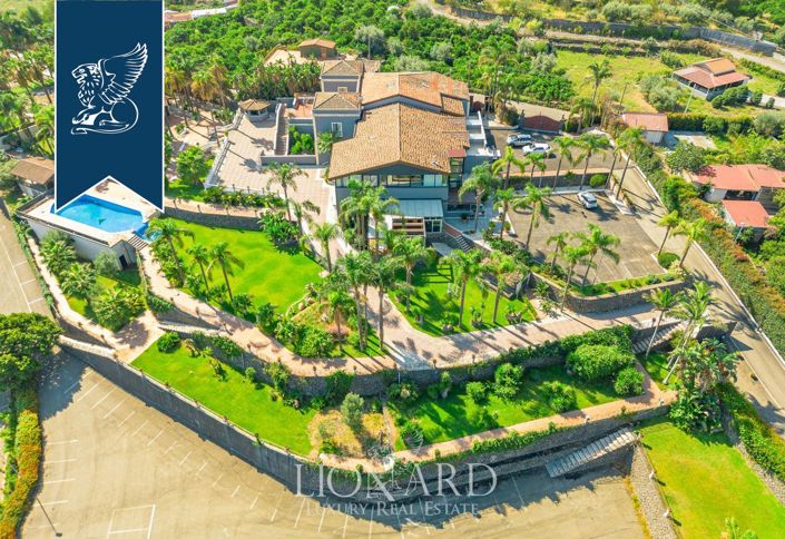 Image No.8-7 Bed Villa for sale