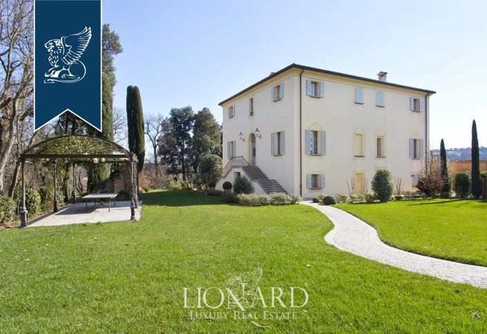 Image No.2-6 Bed Villa for sale