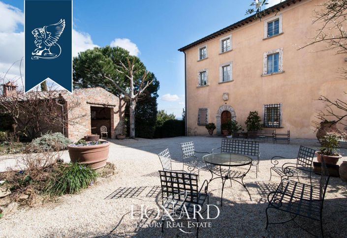 Image No.4-15 Bed Hotel for sale