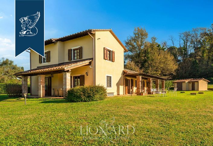 Image No.12-7 Bed Villa for sale