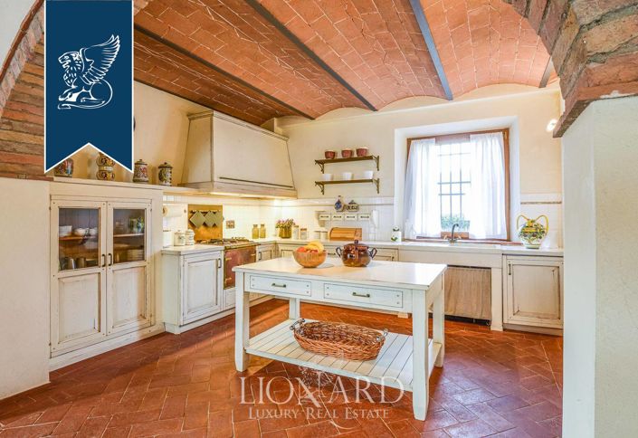 Image No.23-18 Bed Country House for sale