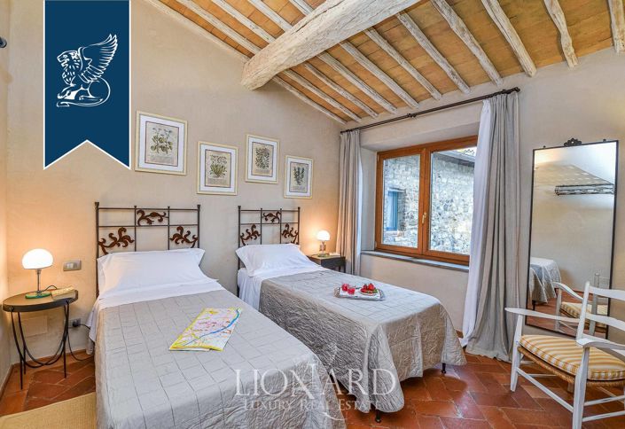 Image No.45-18 Bed Country House for sale