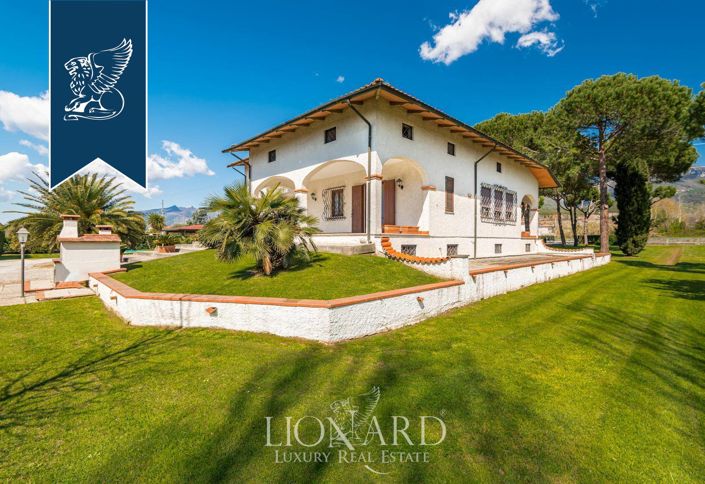 Image No.6-5 Bed Villa for sale