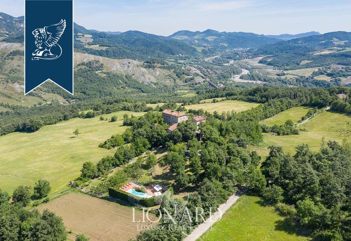Image No.2-5 Bed Villa for sale