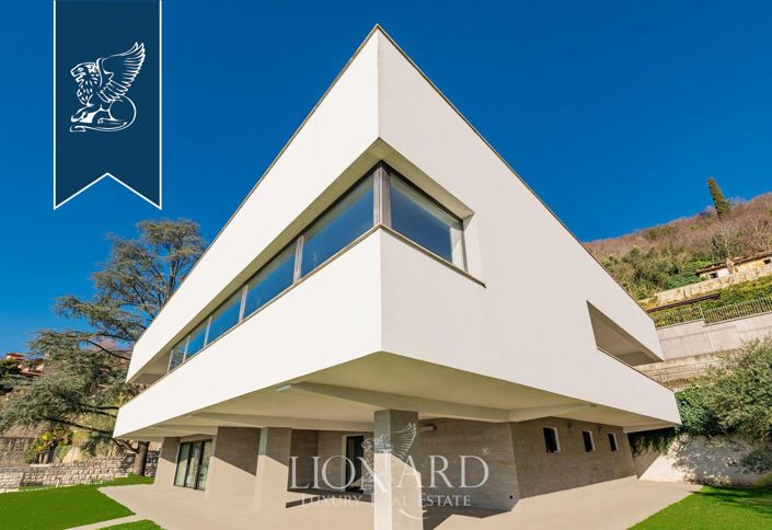 Image No.3-6 Bed Villa for sale