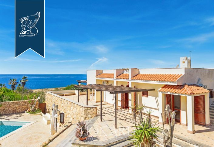 Image No.2-6 Bed Villa for sale