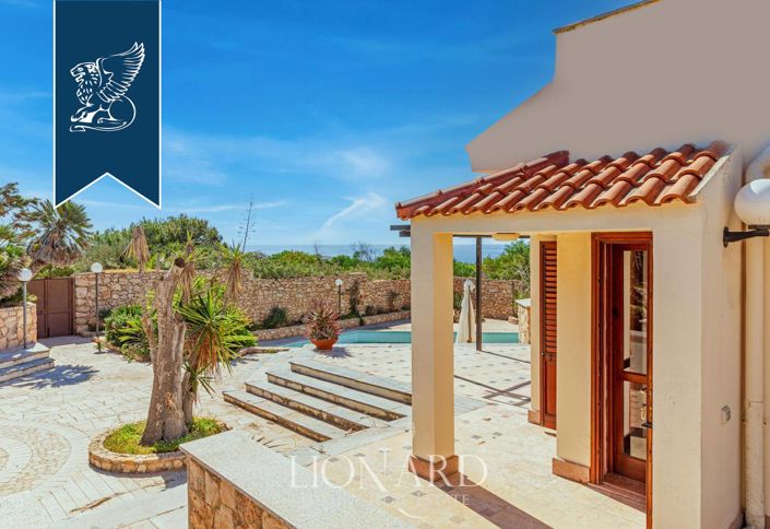 Image No.9-6 Bed Villa for sale