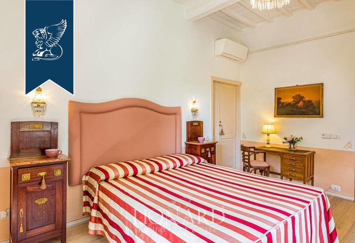 Image No.47-15 Bed Villa for sale