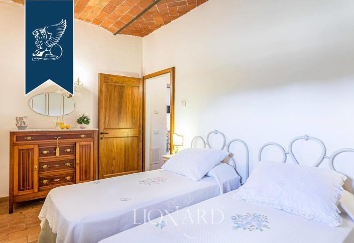 Image No.59-15 Bed Villa for sale