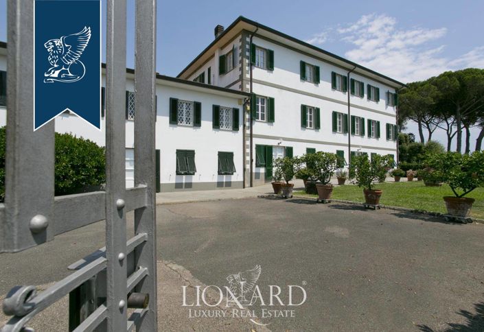 Image No.11-9 Bed Villa for sale