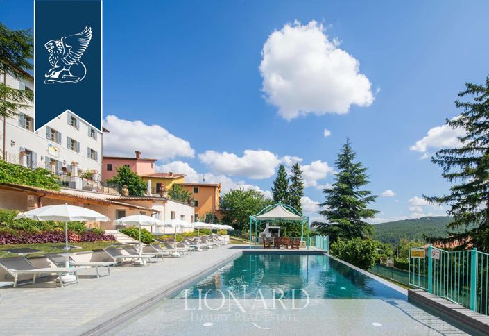 Image No.2-Villa de 7 chambres à vendre à Serravalle di Chienti