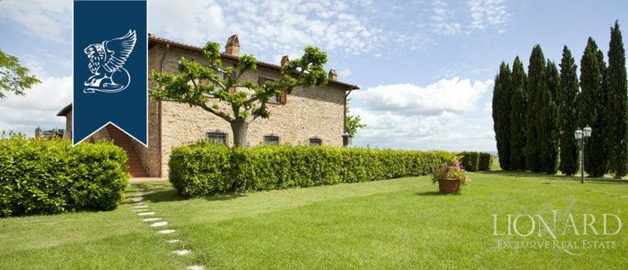 Image No.14-12 Bed Farmhouse for sale