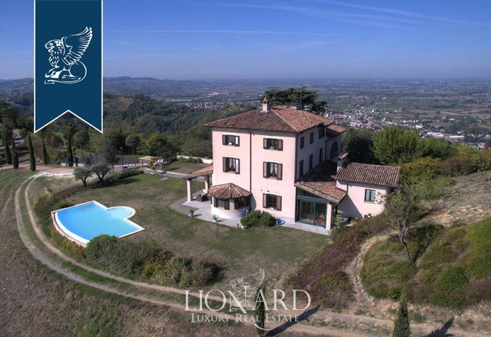 Image No.4-4 Bed Villa for sale