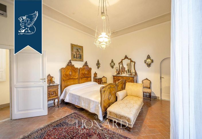 Image No.18-Villa de 16 chambres à vendre à Florence