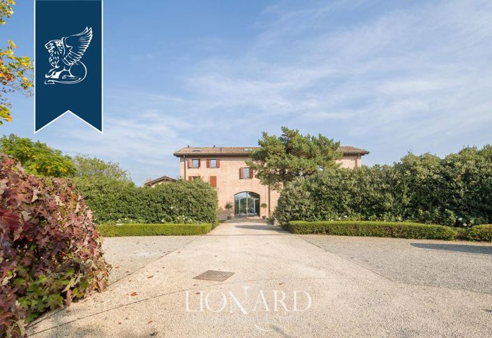 Image No.9-4 Bed Villa for sale