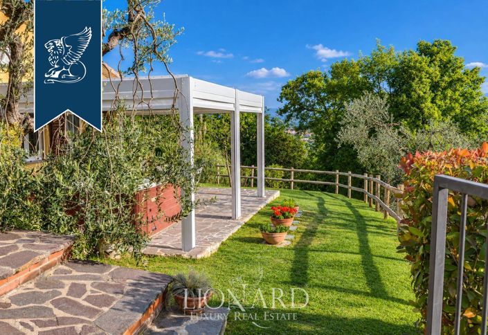 Image No.12-5 Bed Farmhouse for sale