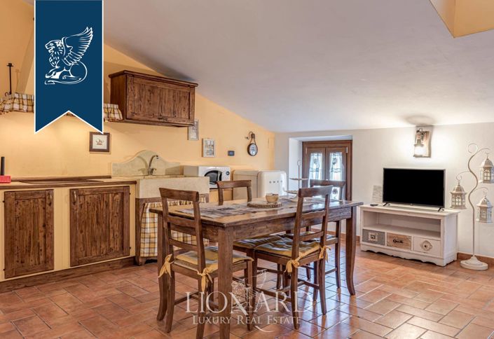 Image No.25-5 Bed Farmhouse for sale