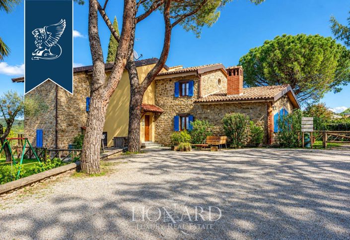 Image No.8-5 Bed Farmhouse for sale